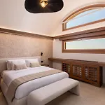 Fregata Luxury Villa Tholos (Santorini)