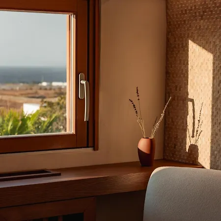 Willa Fregata Luxury Tholos (Santorini)